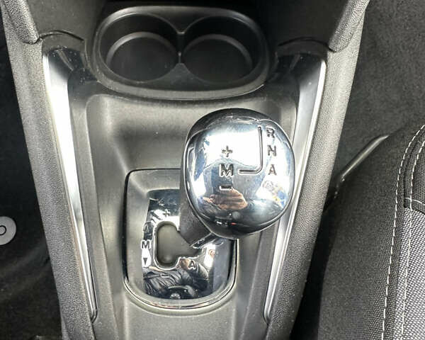 Белый Пежо 208, объемом двигателя 1.2 л и пробегом 102 тыс. км за 7200 $, фото 39 на Automoto.ua