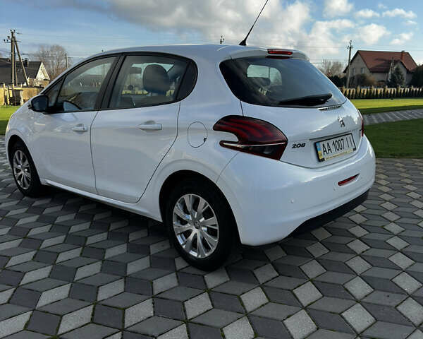 Белый Пежо 208, объемом двигателя 1.2 л и пробегом 102 тыс. км за 7200 $, фото 13 на Automoto.ua