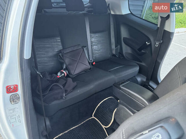 Белый Пежо 208, объемом двигателя 1.56 л и пробегом 171 тыс. км за 7800 $, фото 11 на Automoto.ua