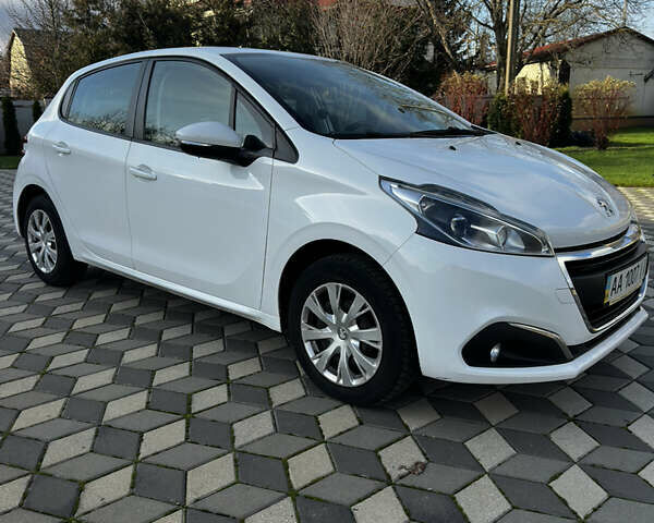 Белый Пежо 208, объемом двигателя 1.2 л и пробегом 102 тыс. км за 7200 $, фото 29 на Automoto.ua