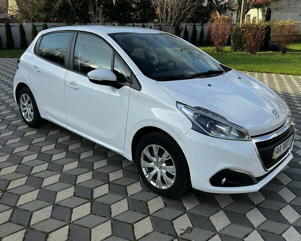 Белый Пежо 208, объемом двигателя 1.2 л и пробегом 102 тыс. км за 7200 $, фото 28 на Automoto.ua
