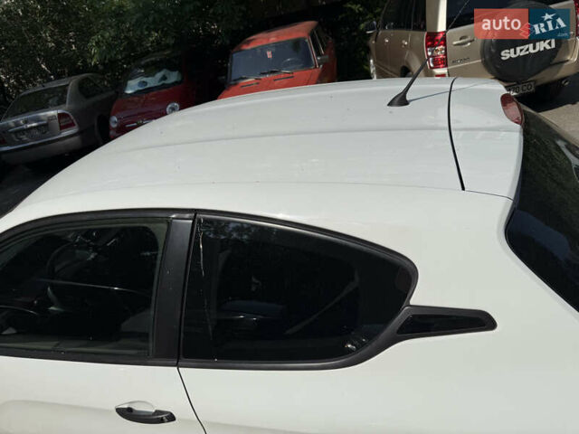 Белый Пежо 208, объемом двигателя 1.2 л и пробегом 177 тыс. км за 6200 $, фото 6 на Automoto.ua