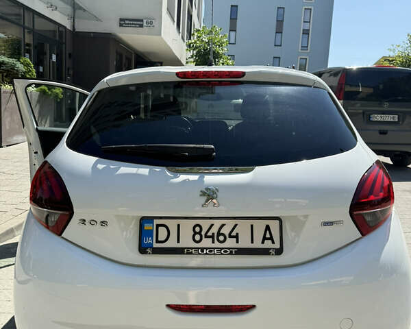 Белый Пежо 208, объемом двигателя 1.2 л и пробегом 71 тыс. км за 9300 $, фото 8 на Automoto.ua