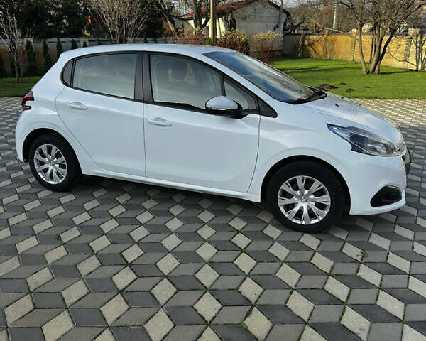 Белый Пежо 208, объемом двигателя 1.2 л и пробегом 102 тыс. км за 7200 $, фото 26 на Automoto.ua