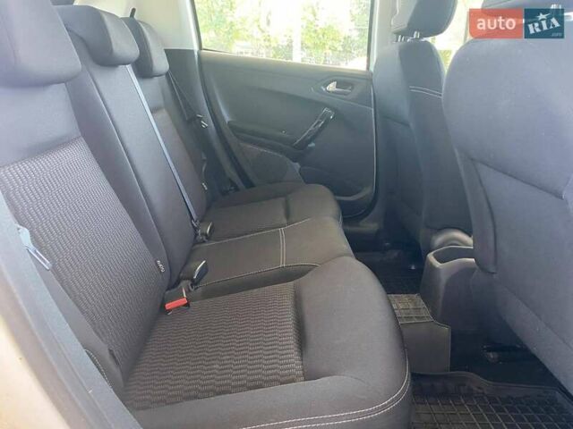 Белый Пежо 208, объемом двигателя 1.2 л и пробегом 76 тыс. км за 8200 $, фото 14 на Automoto.ua