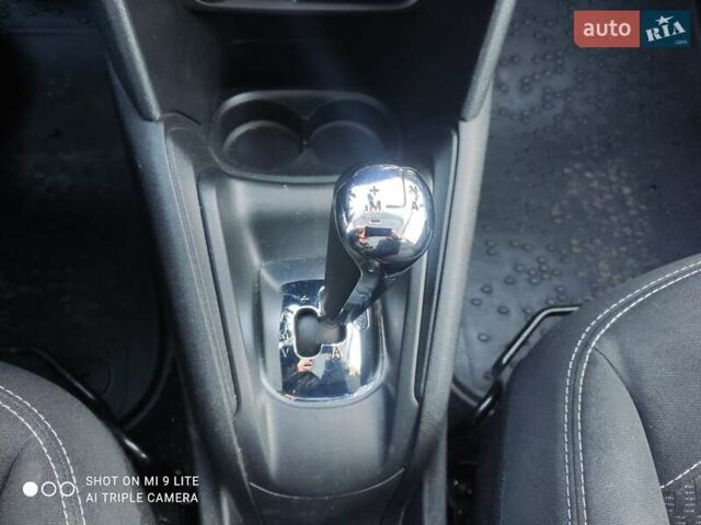 Белый Пежо 208, объемом двигателя 1.2 л и пробегом 80 тыс. км за 8150 $, фото 9 на Automoto.ua