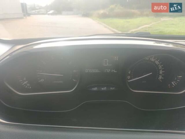 Білий Пежо 208, об'ємом двигуна 1.2 л та пробігом 75 тис. км за 7500 $, фото 18 на Automoto.ua