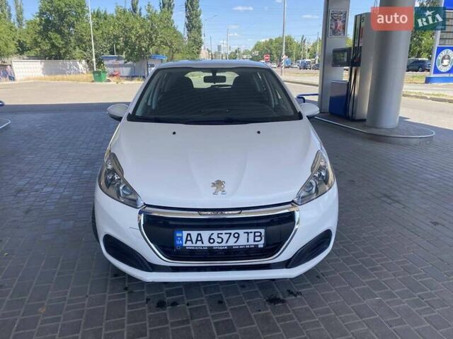 Белый Пежо 208, объемом двигателя 1.2 л и пробегом 76 тыс. км за 8200 $, фото 11 на Automoto.ua