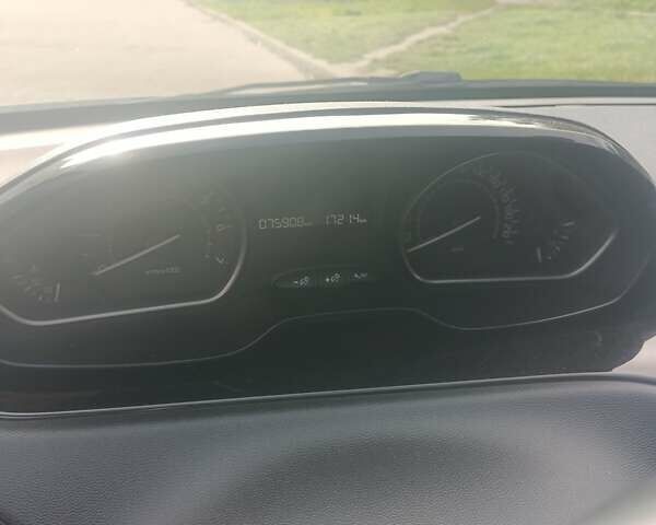 Білий Пежо 208, об'ємом двигуна 1.2 л та пробігом 75 тис. км за 7500 $, фото 16 на Automoto.ua