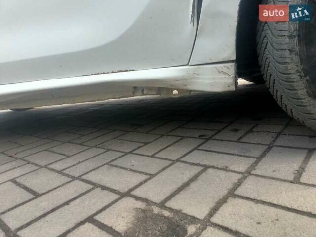 Білий Пежо 208, об'ємом двигуна 1.2 л та пробігом 75 тис. км за 7500 $, фото 6 на Automoto.ua