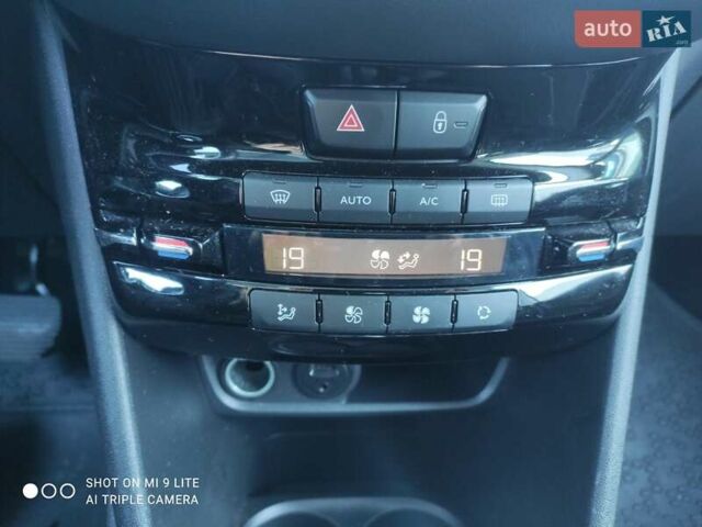 Белый Пежо 208, объемом двигателя 1.2 л и пробегом 80 тыс. км за 8150 $, фото 10 на Automoto.ua