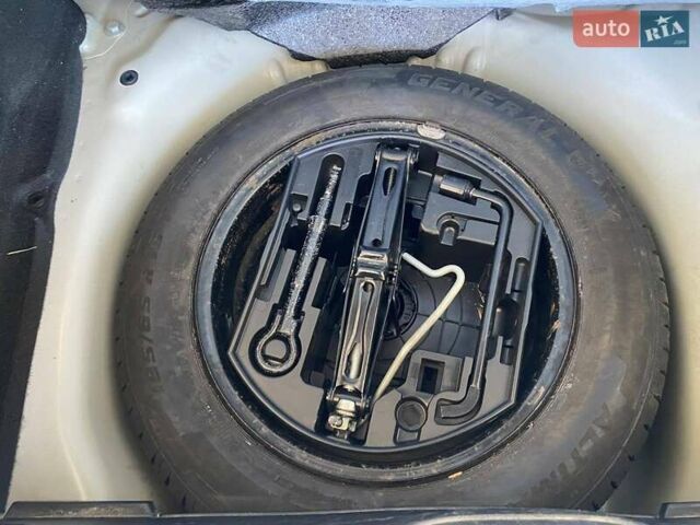 Белый Пежо 208, объемом двигателя 1.2 л и пробегом 76 тыс. км за 8200 $, фото 26 на Automoto.ua