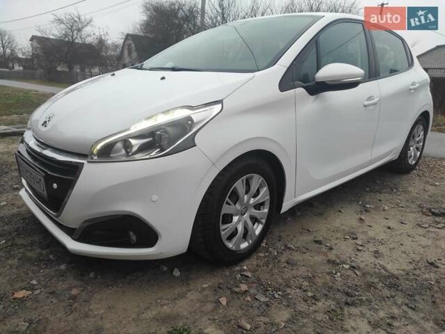Белый Пежо 208, объемом двигателя 1.2 л и пробегом 115 тыс. км за 8000 $, фото 12 на Automoto.ua