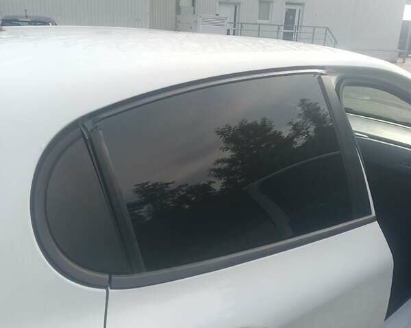 Білий Пежо 208, об'ємом двигуна 1.2 л та пробігом 75 тис. км за 7500 $, фото 11 на Automoto.ua