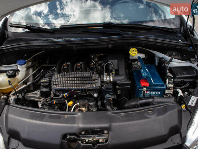 Белый Пежо 208, объемом двигателя 1.2 л и пробегом 106 тыс. км за 7500 $, фото 16 на Automoto.ua