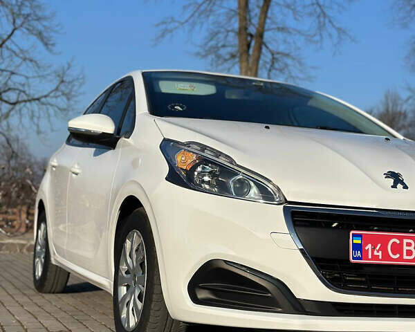 Білий Пежо 208, об'ємом двигуна 1.5 л та пробігом 90 тис. км за 10800 $, фото 6 на Automoto.ua