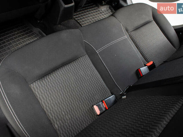 Белый Пежо 208, объемом двигателя 1.2 л и пробегом 106 тыс. км за 7500 $, фото 25 на Automoto.ua