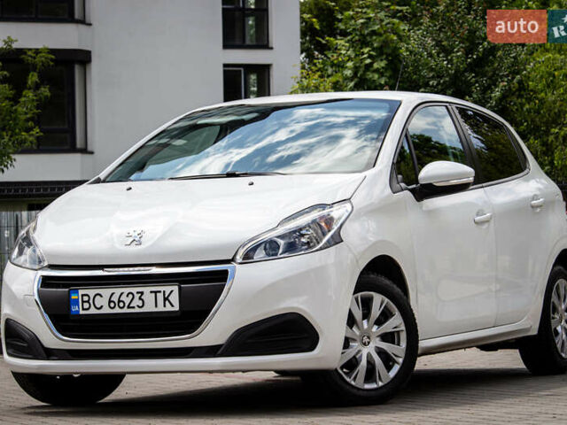 Белый Пежо 208, объемом двигателя 1.2 л и пробегом 106 тыс. км за 7500 $, фото 1 на Automoto.ua