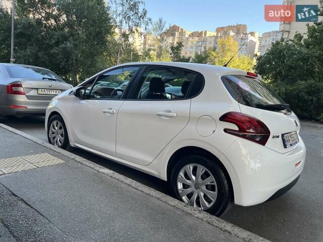 Белый Пежо 208, объемом двигателя 1.2 л и пробегом 24 тыс. км за 8700 $, фото 12 на Automoto.ua