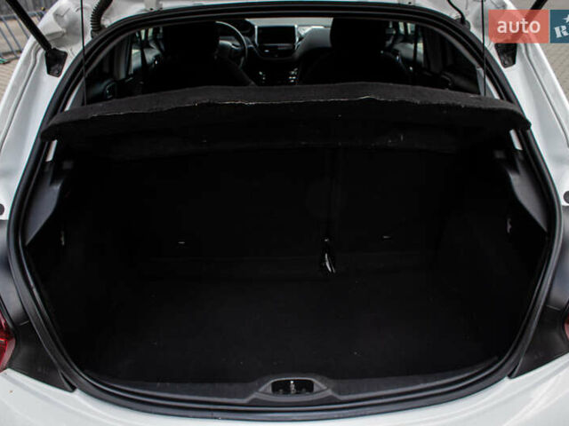 Белый Пежо 208, объемом двигателя 1.2 л и пробегом 106 тыс. км за 7500 $, фото 17 на Automoto.ua