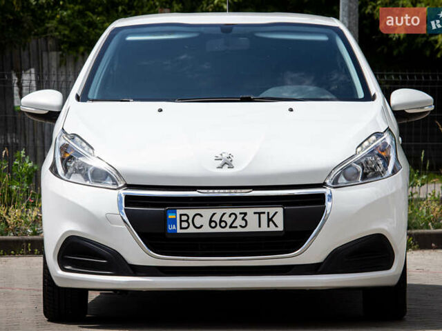 Белый Пежо 208, объемом двигателя 1.2 л и пробегом 106 тыс. км за 7500 $, фото 2 на Automoto.ua