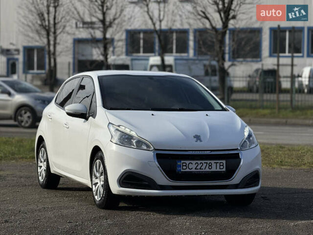 Белый Пежо 208, объемом двигателя 1.2 л и пробегом 127 тыс. км за 6750 $, фото 2 на Automoto.ua