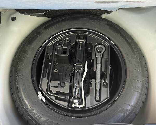 Белый Пежо 208, объемом двигателя 1.2 л и пробегом 24 тыс. км за 8700 $, фото 35 на Automoto.ua