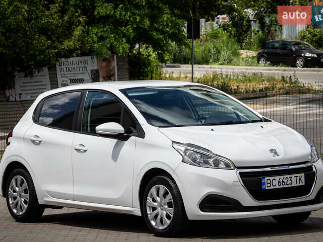 Белый Пежо 208, объемом двигателя 1.2 л и пробегом 106 тыс. км за 7500 $, фото 3 на Automoto.ua