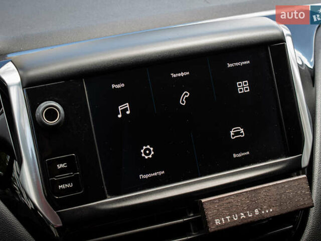 Белый Пежо 208, объемом двигателя 1.2 л и пробегом 106 тыс. км за 7500 $, фото 34 на Automoto.ua