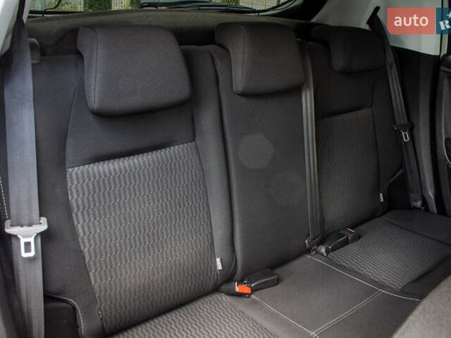 Белый Пежо 208, объемом двигателя 1.2 л и пробегом 106 тыс. км за 7500 $, фото 29 на Automoto.ua