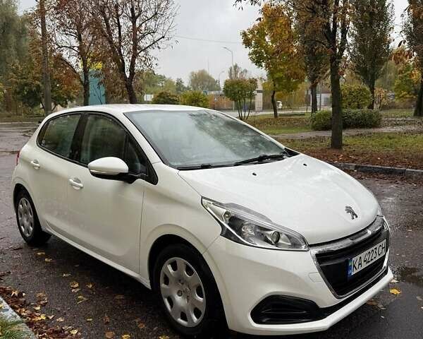 Белый Пежо 208, объемом двигателя 1.2 л и пробегом 178 тыс. км за 7000 $, фото 4 на Automoto.ua
