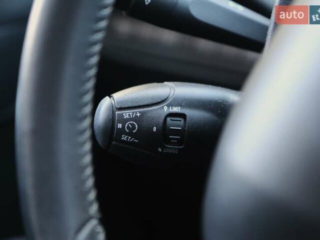 Белый Пежо 208, объемом двигателя 1.5 л и пробегом 55 тыс. км за 12000 $, фото 25 на Automoto.ua