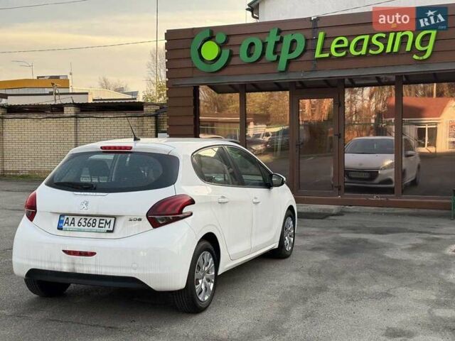Белый Пежо 208, объемом двигателя 1.2 л и пробегом 161 тыс. км за 7000 $, фото 3 на Automoto.ua