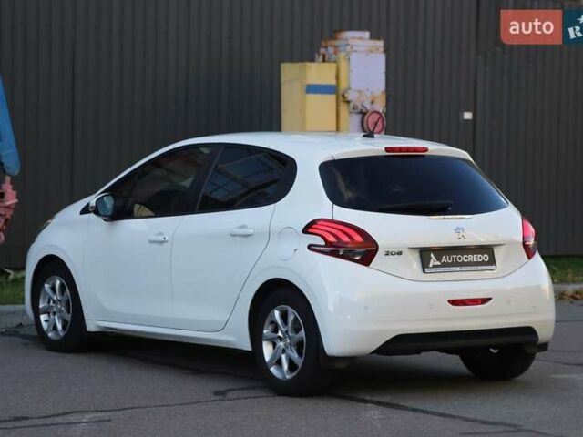 Белый Пежо 208, объемом двигателя 1.5 л и пробегом 55 тыс. км за 12000 $, фото 4 на Automoto.ua
