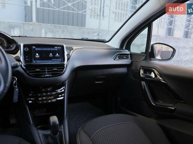 Белый Пежо 208, объемом двигателя 1.5 л и пробегом 55 тыс. км за 12000 $, фото 13 на Automoto.ua