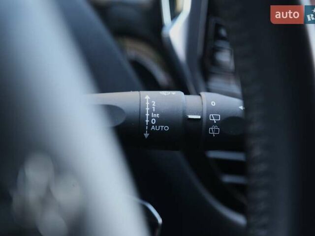 Белый Пежо 208, объемом двигателя 1.5 л и пробегом 55 тыс. км за 12000 $, фото 24 на Automoto.ua