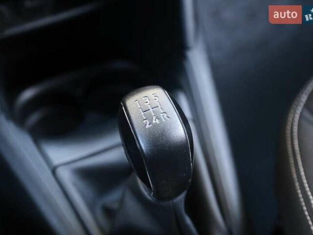 Белый Пежо 208, объемом двигателя 1.5 л и пробегом 55 тыс. км за 12000 $, фото 19 на Automoto.ua