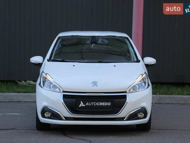 Белый Пежо 208, объемом двигателя 1.5 л и пробегом 55 тыс. км за 12000 $, фото 1 на Automoto.ua