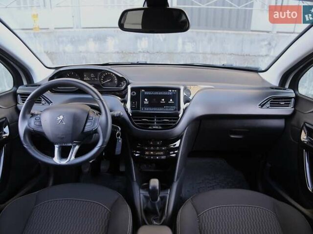 Белый Пежо 208, объемом двигателя 1.5 л и пробегом 55 тыс. км за 12000 $, фото 12 на Automoto.ua