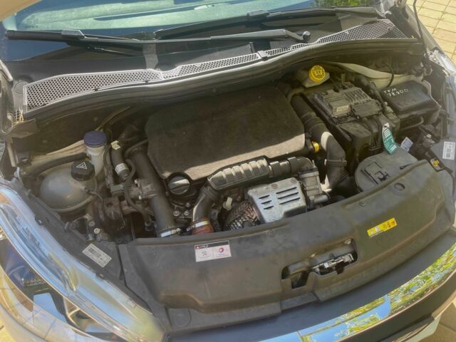 Білий Пежо 208, об'ємом двигуна 1.1 л та пробігом 83 тис. км за 9999 $, фото 18 на Automoto.ua