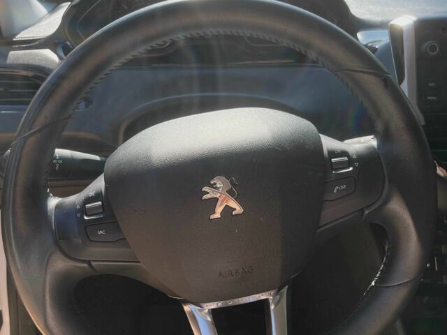 Білий Пежо 208, об'ємом двигуна 1.1 л та пробігом 83 тис. км за 9999 $, фото 11 на Automoto.ua