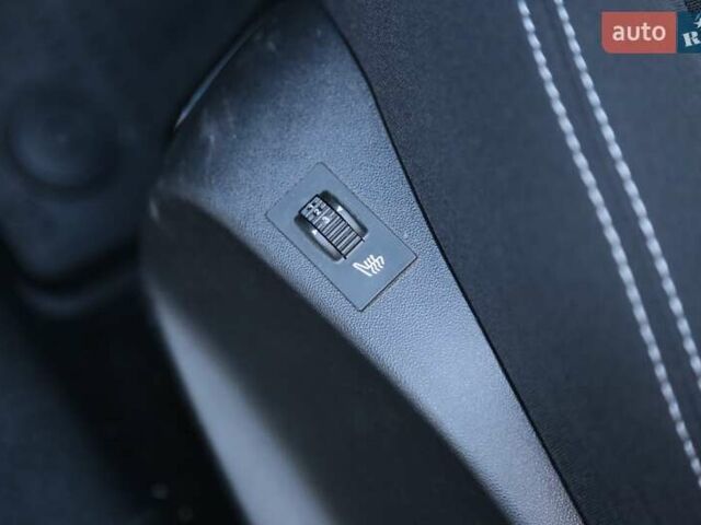 Белый Пежо 208, объемом двигателя 1.5 л и пробегом 55 тыс. км за 12000 $, фото 22 на Automoto.ua