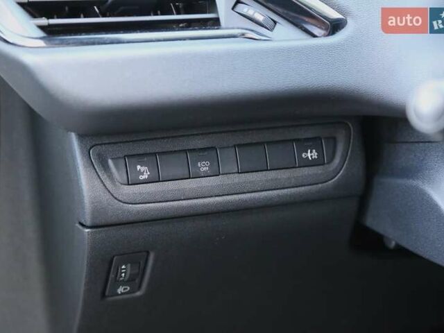 Белый Пежо 208, объемом двигателя 1.5 л и пробегом 55 тыс. км за 12000 $, фото 21 на Automoto.ua