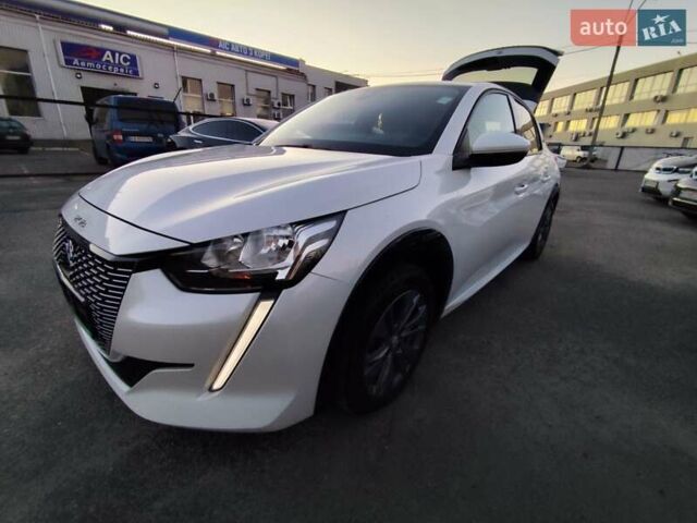 Белый Пежо 208, объемом двигателя 0 л и пробегом 119 тыс. км за 15555 $, фото 19 на Automoto.ua