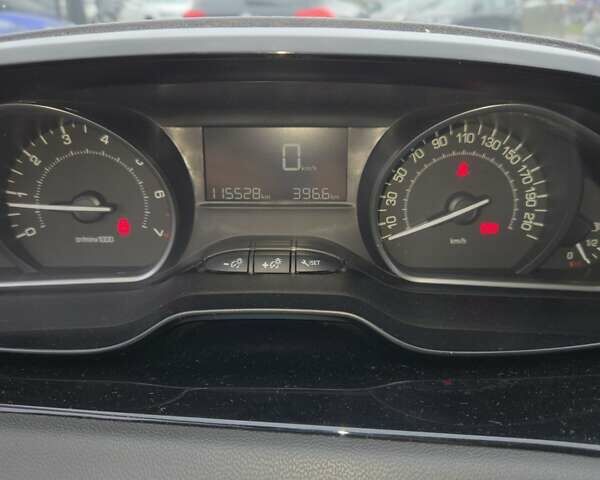Белый Пежо 208, объемом двигателя 1.2 л и пробегом 115 тыс. км за 6999 $, фото 3 на Automoto.ua