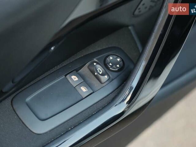 Белый Пежо 208, объемом двигателя 1.5 л и пробегом 55 тыс. км за 12000 $, фото 20 на Automoto.ua