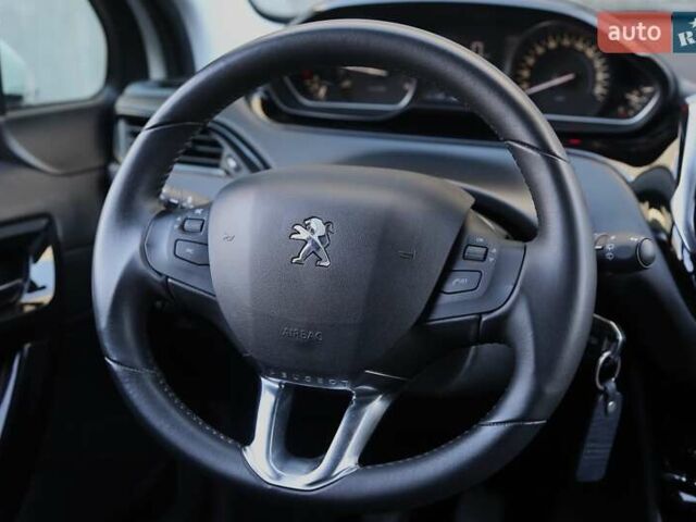 Белый Пежо 208, объемом двигателя 1.5 л и пробегом 55 тыс. км за 12000 $, фото 14 на Automoto.ua