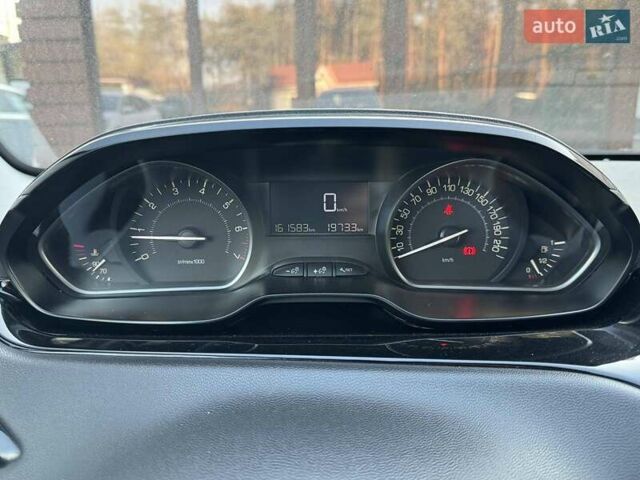 Белый Пежо 208, объемом двигателя 1.2 л и пробегом 161 тыс. км за 7000 $, фото 9 на Automoto.ua