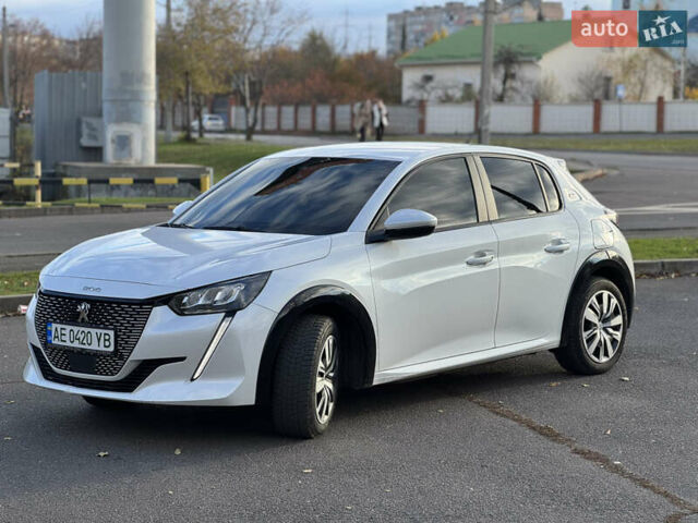 Белый Пежо 208, объемом двигателя 0 л и пробегом 95 тыс. км за 14200 $, фото 16 на Automoto.ua