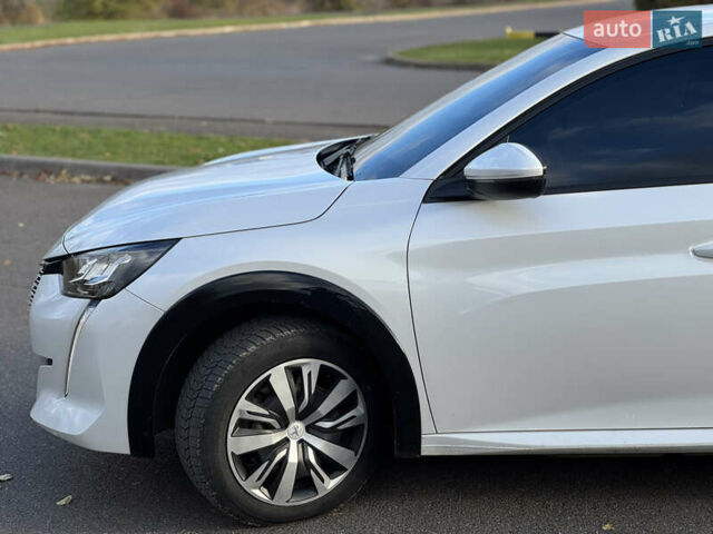 Белый Пежо 208, объемом двигателя 0 л и пробегом 95 тыс. км за 14200 $, фото 18 на Automoto.ua